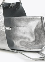Cargar imagen en el visor de la galería, Bolso Shopper Monograma
