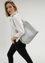 Cargar imagen en el visor de la galería, Bolso Shopper Monograma
